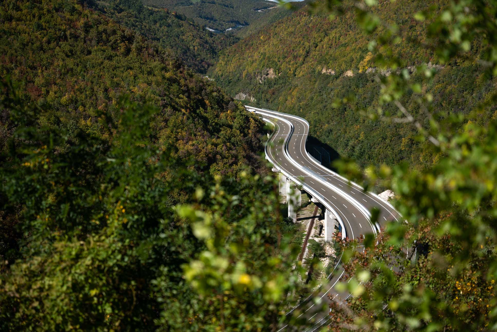 quite like the way this highway snakes its way through the mountains