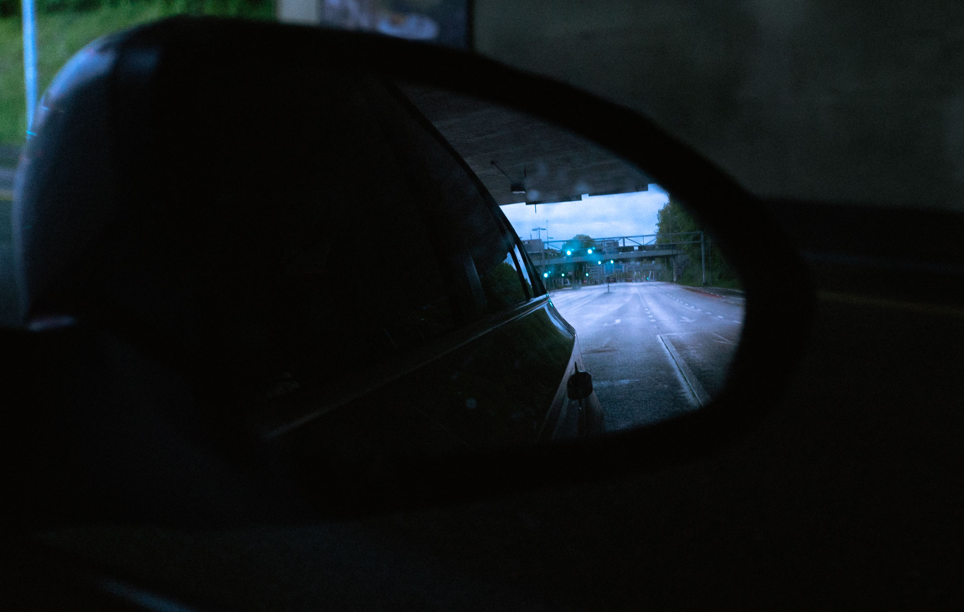 Love those mirror shots.

See also: 1015, 943