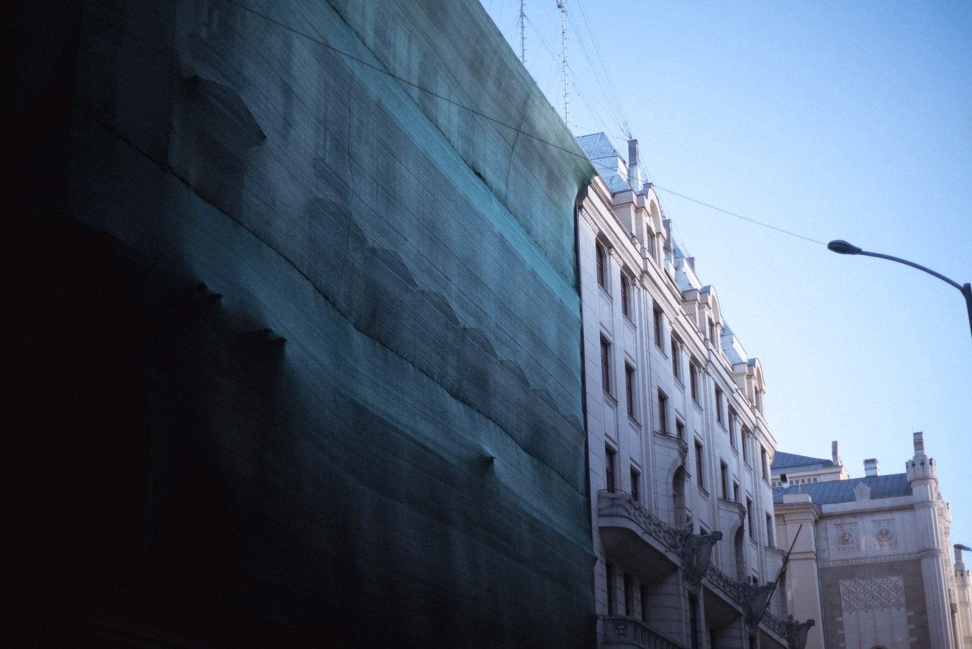 from an aesthetic point of view this is by far the nicest construction work cover i've ever seen