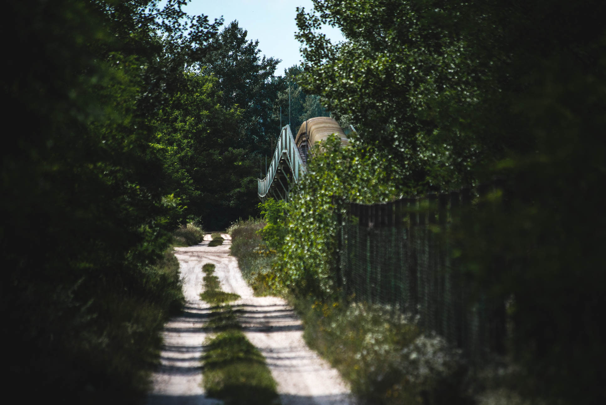 The pipeline, as it's approaching Bokodi-hűtőtó