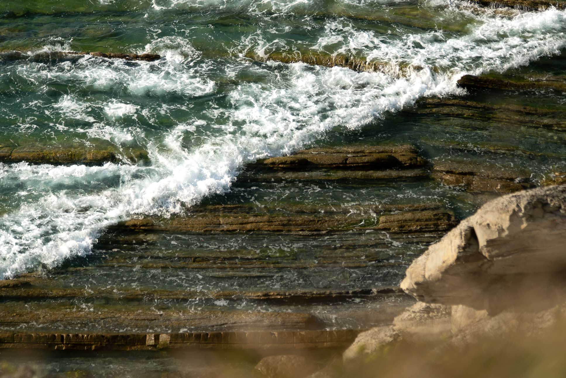 waves lining up for a diagonal
