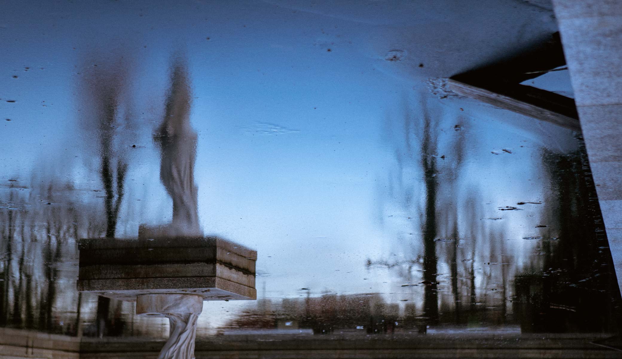 Yes, I'm doing the reflection flip thing again. Are you bored of it yet?
