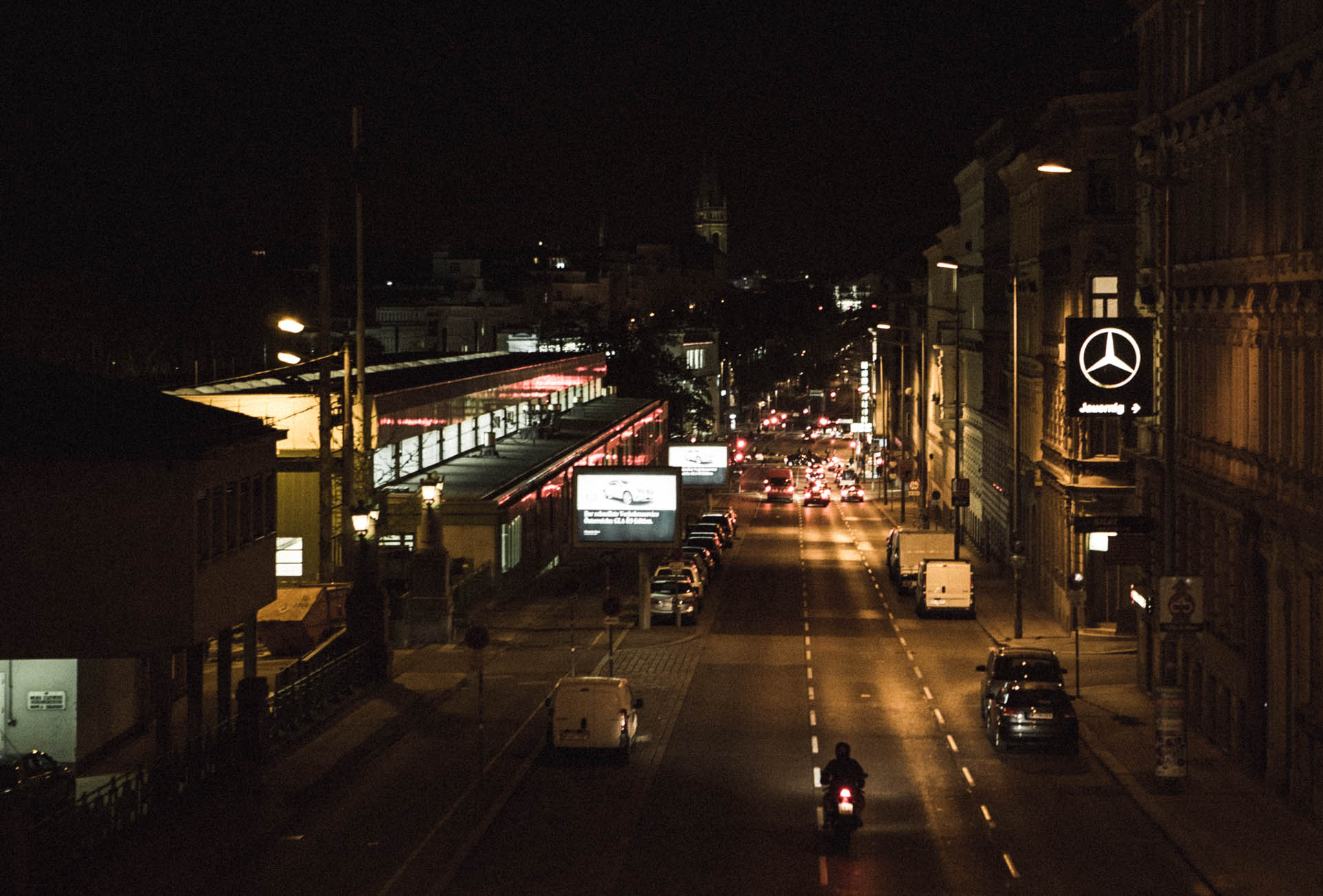 Währinger Gürtel at night