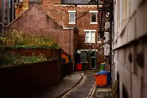 typical Manchester alleyway